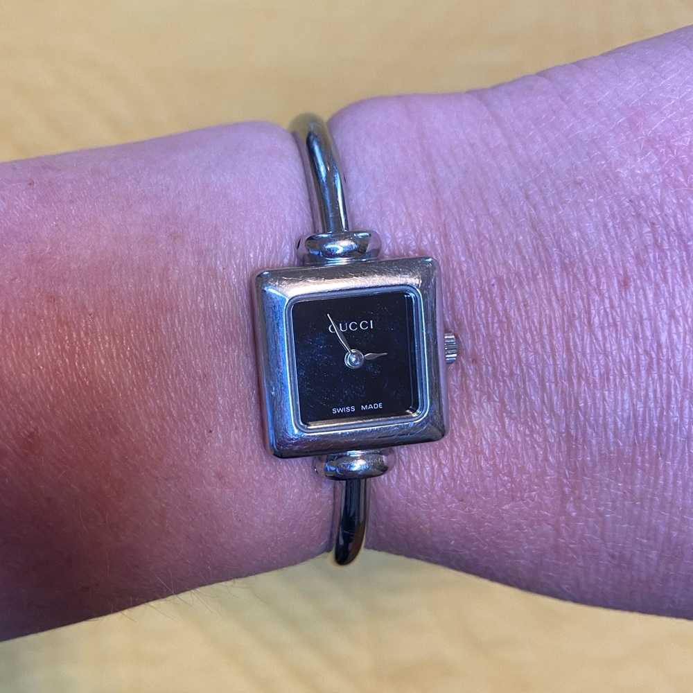 EUC - Vintage Gucci 1900L Swiss Made Women's Watch, Square, Bracelet, Silver